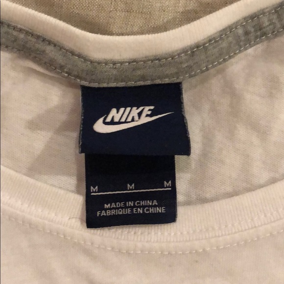 NIKE lounge t shirt - Picture 2 of 2